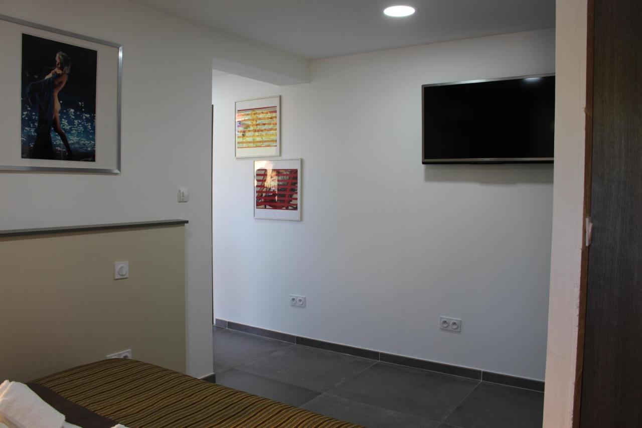 Residence Inaya Six-Fours-les-Plages Esterno foto